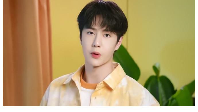 中秋|其他明星载歌载舞，肖战却在家吃月饼！中秋晚会没有他，意难平