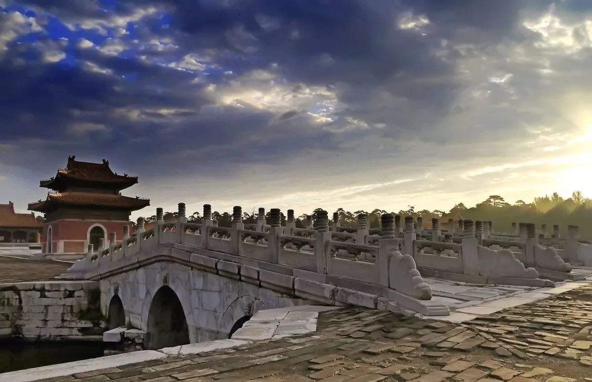 雍正|专家挖开雍正墓,看了一眼后下令撤退,后来还用水泥把它封闭了