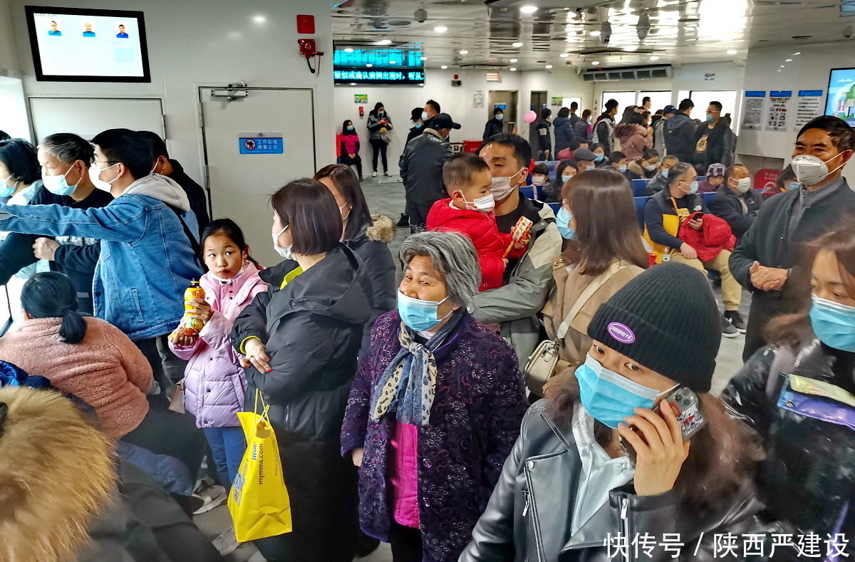 翁源|携外孙游上海外滩码头掠影【严建设】