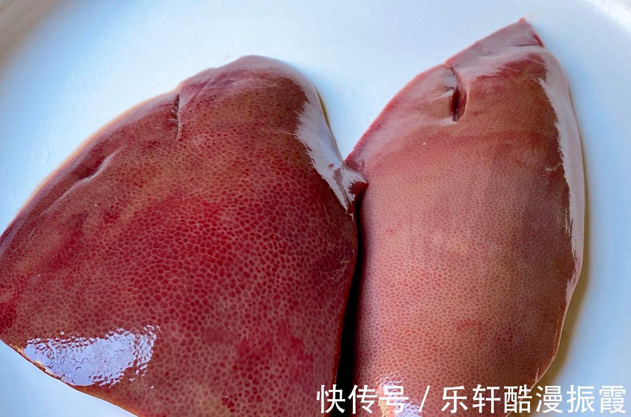美味|猪肝怎么炒才滑嫩大厨教你一招,出锅不老不腥,健康营养又美味
