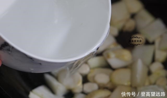 入秋后,给父母多煲这个汤,补气养胃精神好,增强免疫力