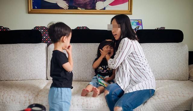 妈妈们|35岁全职妈妈的二胎生活，引起无数网友共鸣：真的是太辛苦了！