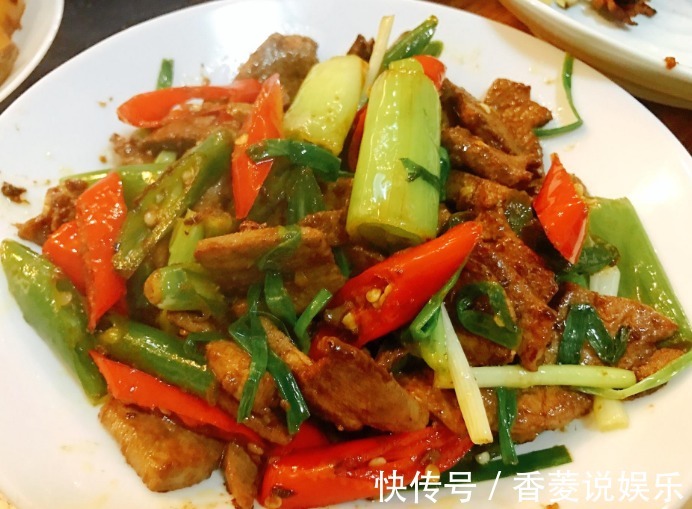 爆炒猪肝时,这一步不可少,要不然腥味重,还不爽滑!