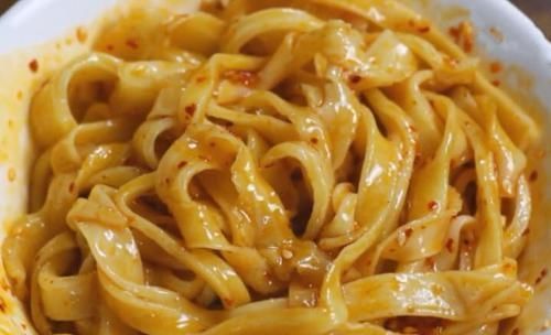 我家|面粉别只烙饼了,此面食我家一月吃8次,爽滑筋道,天天吃都不腻