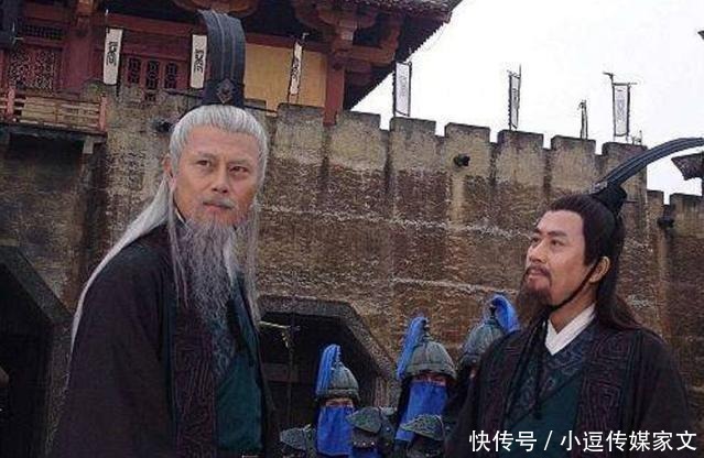 姜太公制服女妖后,赶忙扒掉她的衣物,只想核实一件事