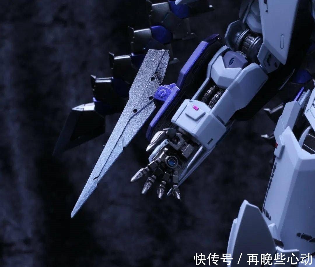 骑士|MG巴巴托斯苍白骑士造型大改造,绝了