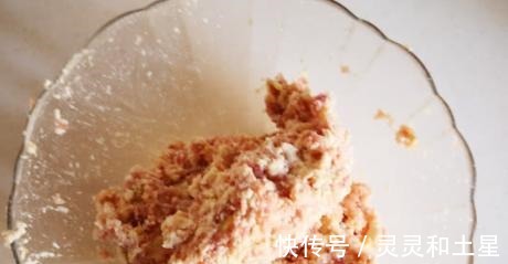 豆腐丸子|炸肉丸时，别再加淀粉了，多加这样东西，肉丸不松散！