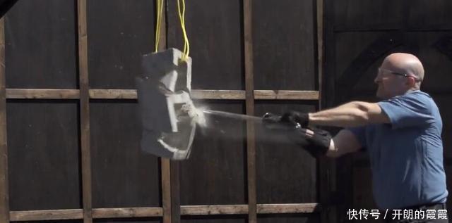 四棱锏&这把老外复原的中国古代四棱锏,威力骇人,测试起来简直太残暴