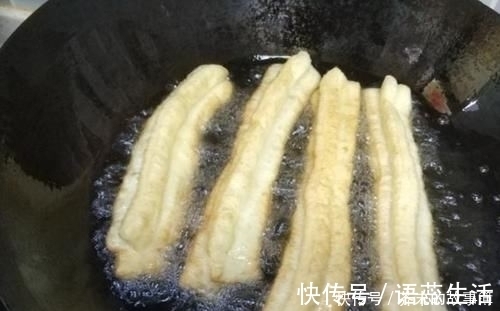 配方|炸油条加酵母是大错特错,用这个配方,包你炸出又香又脆的大油条