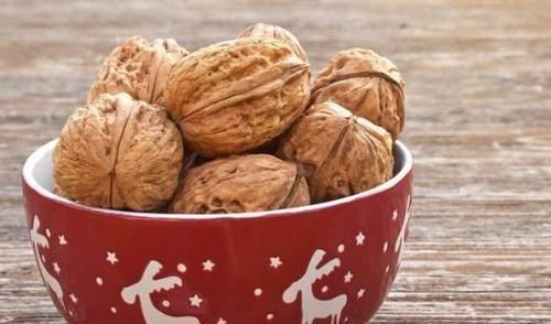 核桃|核桃和此物一起煮,失眠好了,白发变黑发,无论男女常食好处多