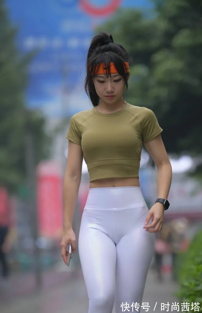 百搭|舒服贴心打底裤,透出女人魅力装扮很显瘦百搭,彰显文艺简约感