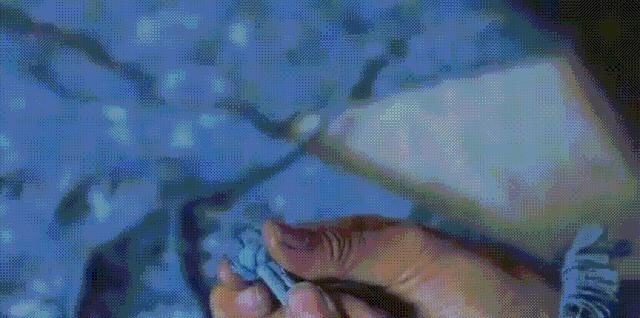 如果說(shuō)李子柒的生活對(duì)我們不切實(shí)際，那她穿的衣服我們倒能學(xué)學(xué)