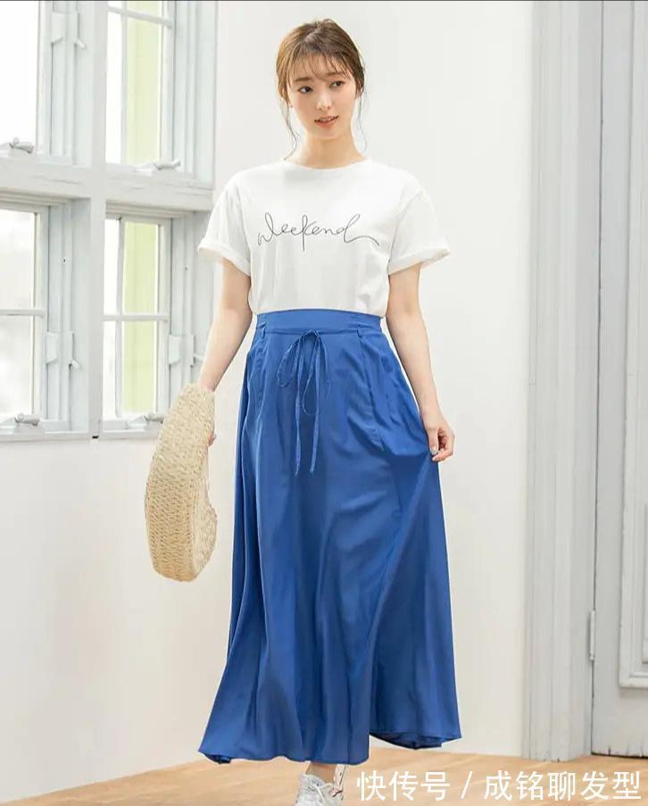 白色t恤|被这位日本小姐姐的穿搭美到,简约又时尚,跟着搭配你也美哒哒