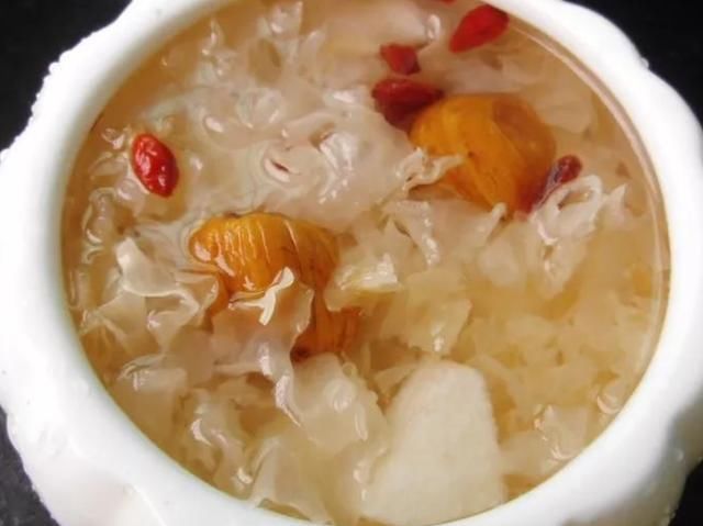 膠質|立秋后，這東西女人要多吃，煮成湯軟糯濃稠，香甜可口，皮膚好