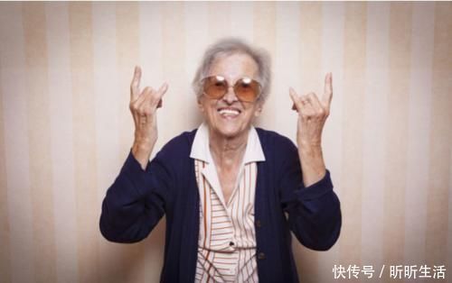 南瓜子仁|中老年人别管工资高不高,坚持吃这些,帮你腰腿有劲不显老