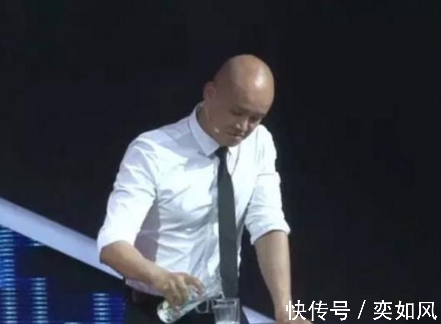 看完樂(lè)嘉的老婆，再看涂磊的老婆，一個(gè)才女，一個(gè)低調(diào)