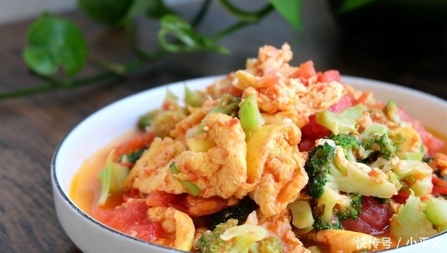番茄只会炒鸡蛋?做法太普通了,来看看我这么做,简单营养又下饭