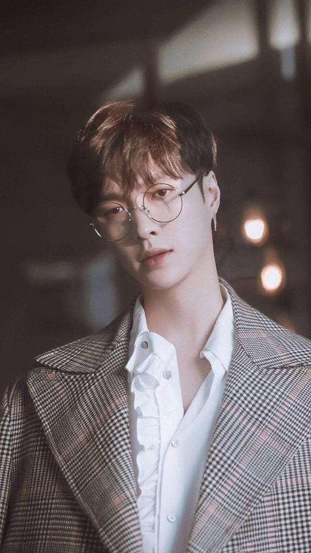 超级偶像|火锅宴上的一个细节，张艺兴的表现，撕开娱乐圈多少虚伪的遮羞布