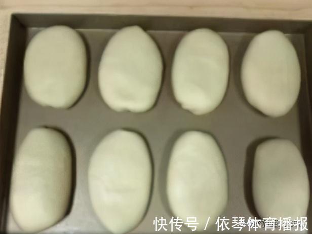 马苏里拉|烘焙,香蕉芝士饼的做法,制作简单,馅中加入了芝士,热的超好吃