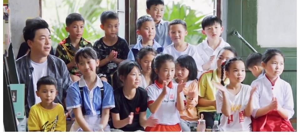 奥特曼|向往的生活：刘晓邑带来最治愈的木偶剧，小朋友笑了，大人们哭了