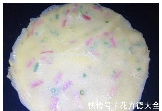 面粉|这个早餐饼,我家小孩最馋,5分钟做好,手不碰面就搞定!
