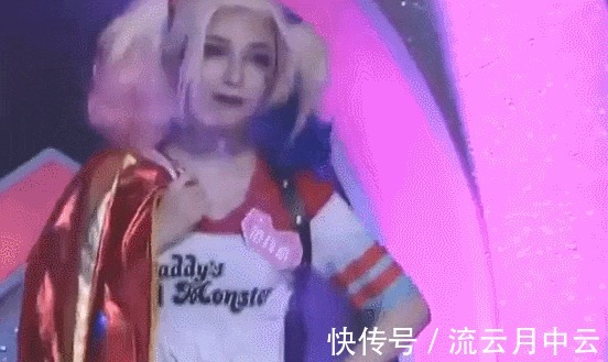 嘲讽|二次元美女参加相亲节目，一位遭嘲讽一位受欢迎，颜值低的不配吗