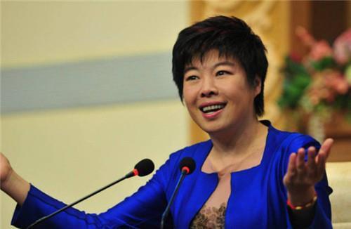 疑惑|继于丹之后,又一位国学大师现出原形,网友疑惑:她也配叫大师?