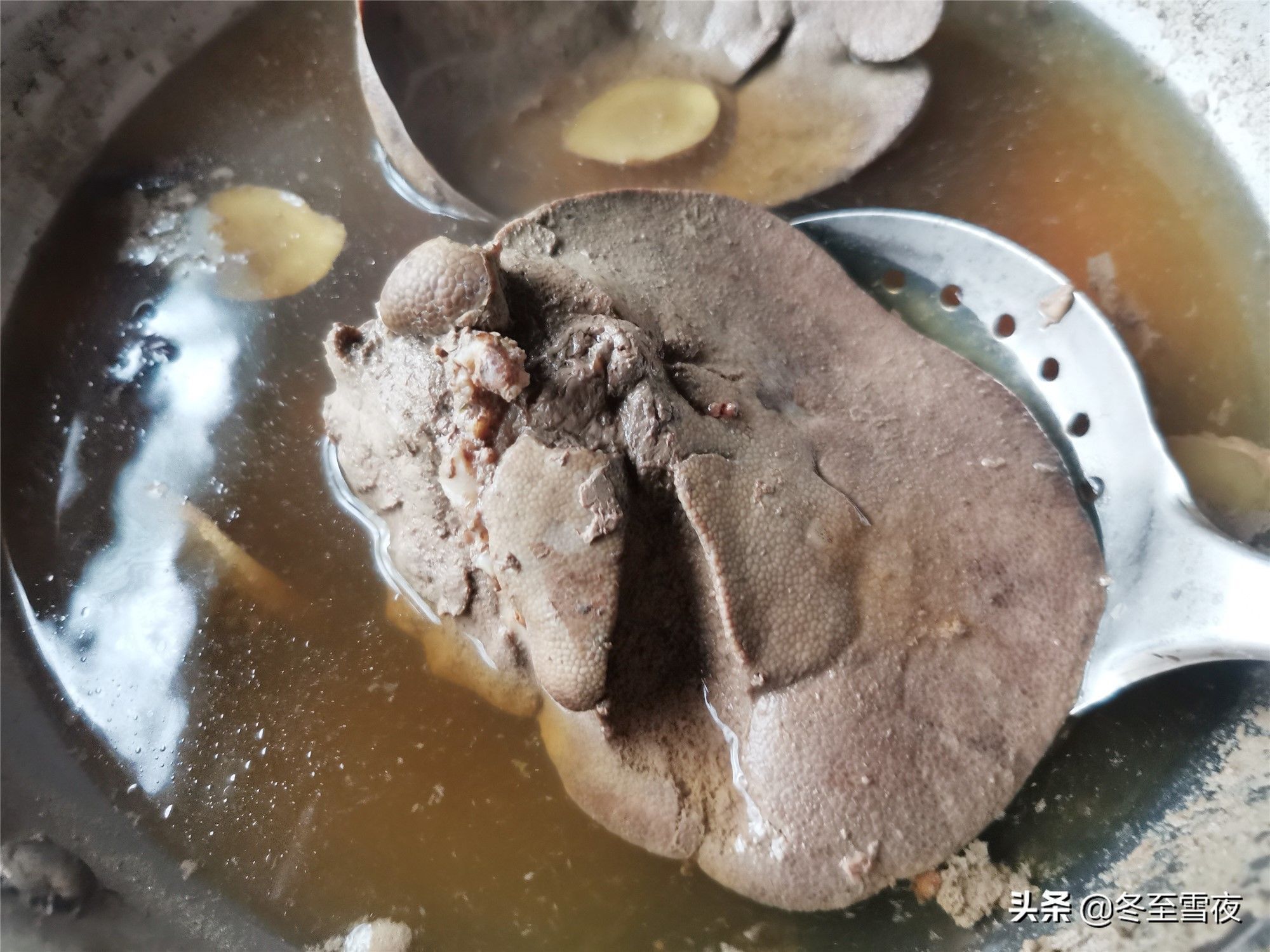 盐水|在家做盐水猪肝,教你小技巧,猪肝又香又嫩,放久了颜色也不变黑