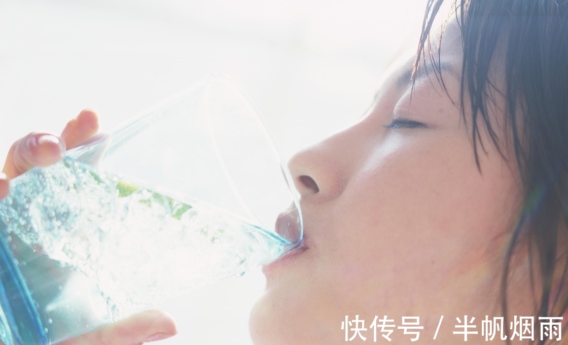 腥臭味|放屁若伴有3种迹象,是便秘在“捣乱”,或应时刻关注肠道健康