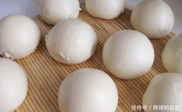馒头万万不能放冰箱冷藏，教你正确保存方法，放1月都新鲜