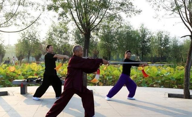 人群|中老年人经常在早晨锻炼，对健康是好是坏？答案真是让人意外