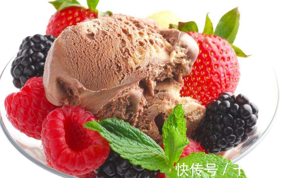 病理性|有乳腺增生的女人,6类食物要少吃,贪吃容易加重病情