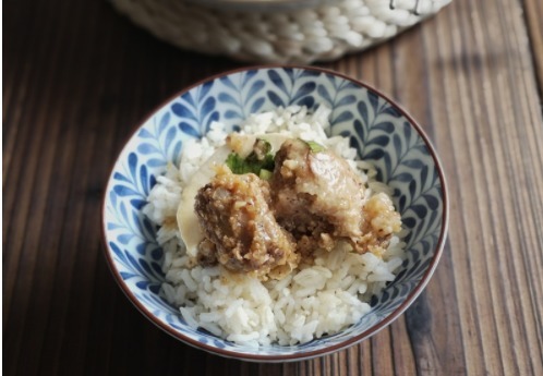 用它蒸排骨,比用土豆和红薯好吃,粉糯又开胃,每次都比肉先吃完