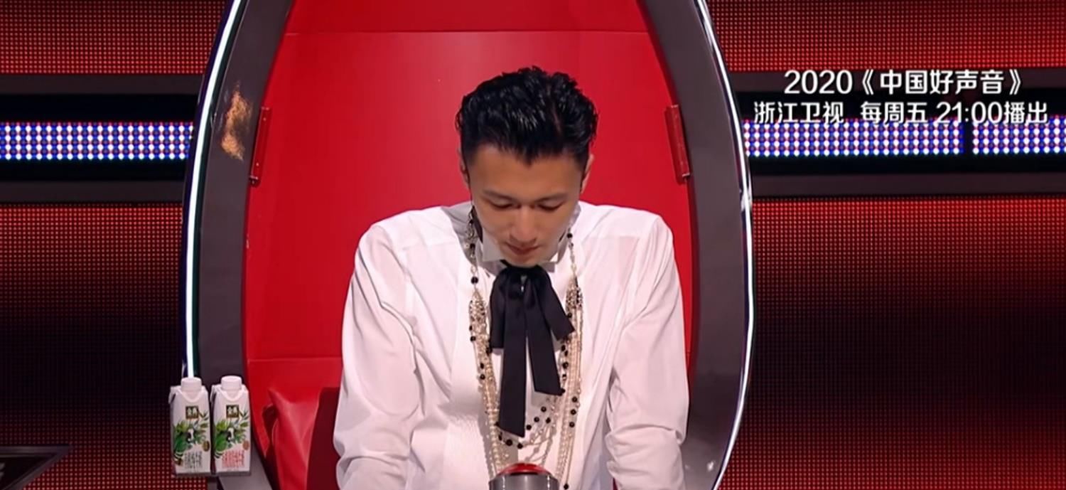  被打乱|中国好声音：导师决战，谢霆锋如意算盘被打乱，李健露出得意的笑