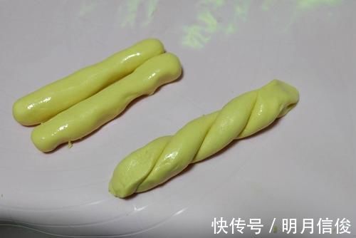 玉米面做面食不用蒸,松软细腻底部焦脆,比蒸的香,全家都爱吃