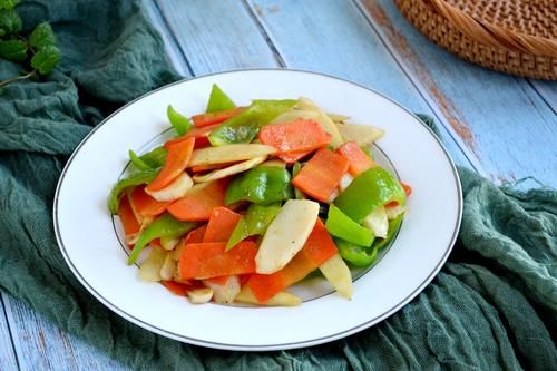 山药别总炖汤，试试这么做，清脆爽口，超级好吃，好吃到停不下来