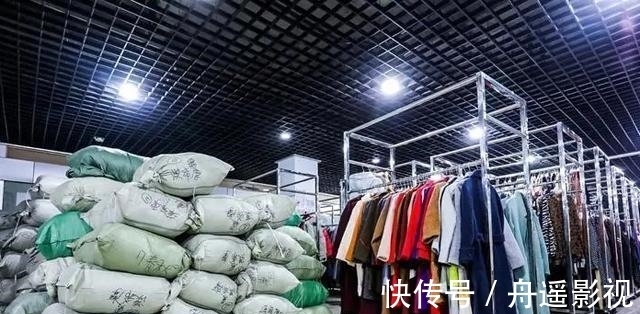 网络|相同的服装，实体店能比电商贵几倍，但你买过就知道“差”在哪了