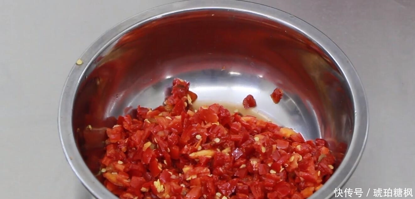 终于|终于找到了剁椒鱼头的正确做法,鲜嫩爽滑无腥味,很多人都做错了