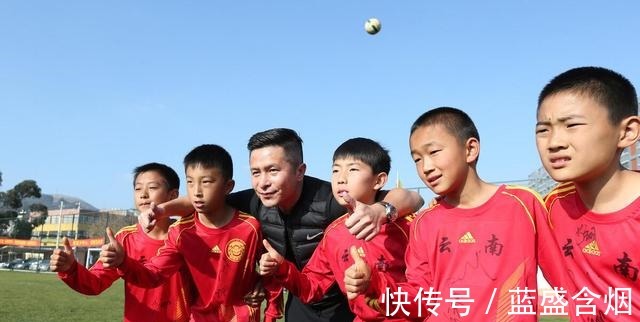 中国足球|同样是换帅,中国女足焕然一新,而国足提前3轮出局,无缘卡塔尔!