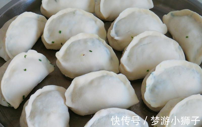 面食我家就爱这样做,馅料鲜美营养,外壳金黄焦香,总吃不够