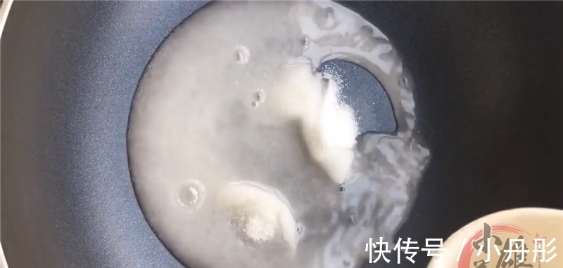 秘制|大米新做法，妈妈独家的秘制松软又酥脆，一次3斤不够吃，太香了