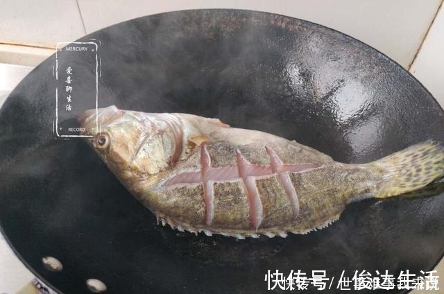 它是“四大淡水名鱼”之一,肉嫩刺少,可与刀鱼媲美,孩子要多吃