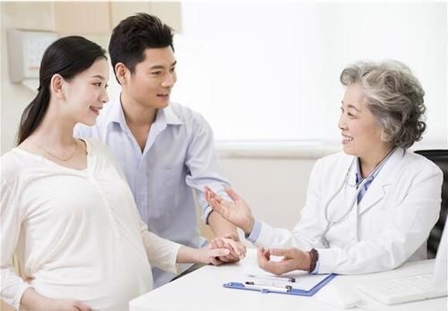 医生|俩孕妇,为何一个天天“吐”,一个却不“吐”,医生:跟胎儿有关