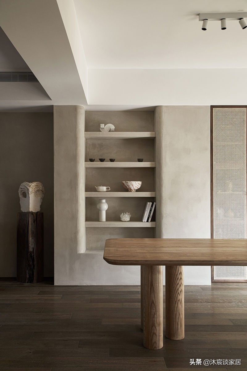 侘寂风|初看,他家真是“家徒四壁”,细品,真的是很有味道,越看越喜欢