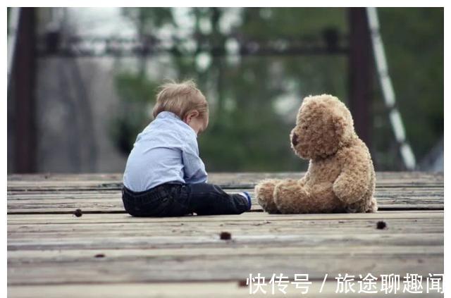 父母|孩子与人打架,此时父母应该如何教育他们