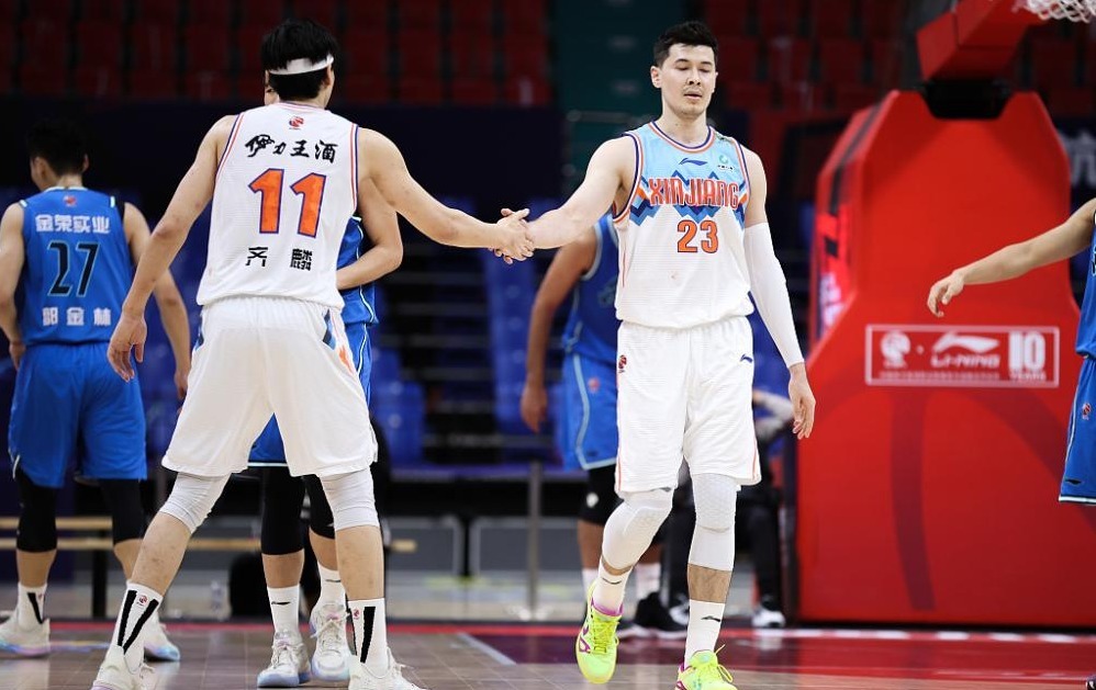 小将|18投11中得31分,CBA小将接替周琦,杜锋当初的选择很明智