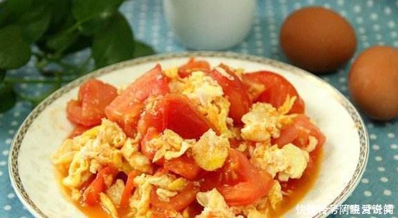 医生提醒炒西红柿的时候不能放它,很多人不清楚,记得告诉家人