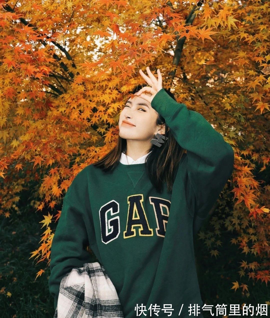 女人 真正会打扮的女人,入秋后都离不开这3种颜色,洋气显白有气质