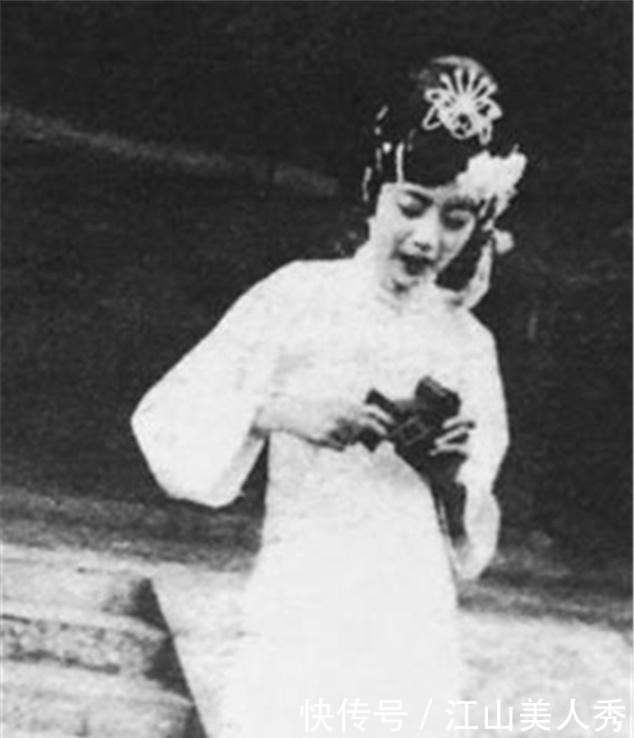 俏皮|“末代皇后”婉容照片,图3鼓捣相机,图4扮“太监”尽显俏皮