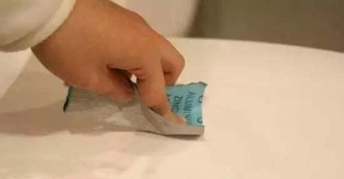 黄色|马桶上的黄色污垢该怎清洗？听保洁阿姨一说，懊悔没早知道